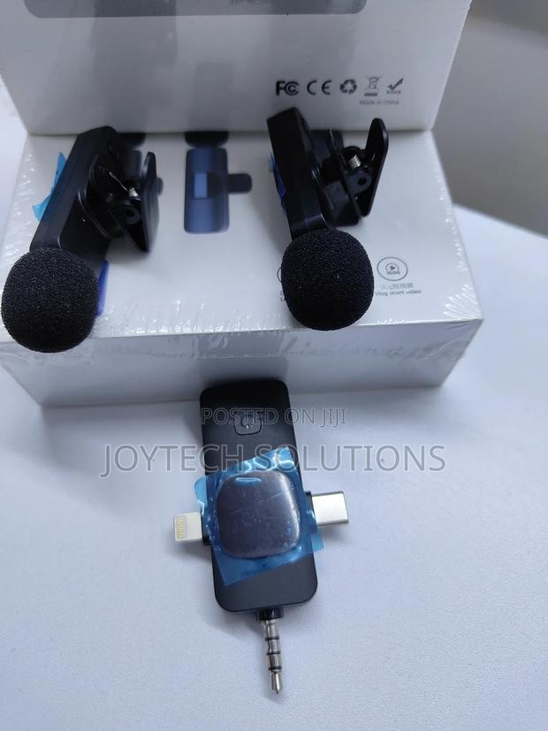 Dual Camera Wireless Lapel Lavalier Microphone.