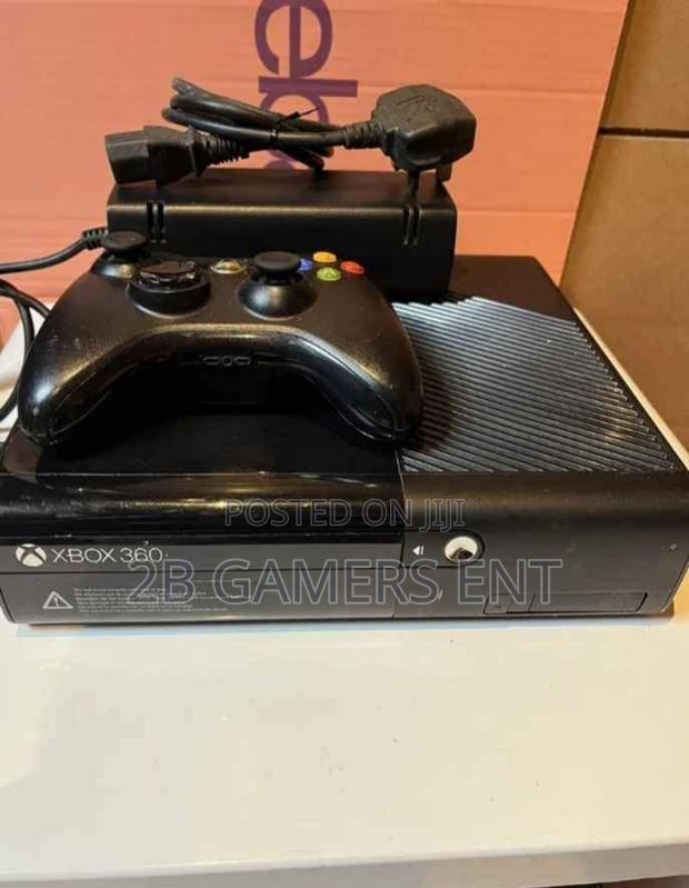 Xbox 360, Ultra Slim - thumbnail 3