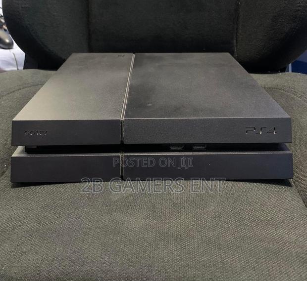 Ps4 Standard, Home Used, GAMES AVAILABLE - thumbnail 4
