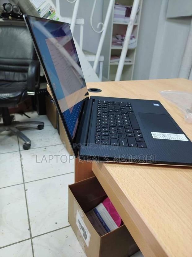 Laptop Dell Precision 5520 8GB Intel Core I7 SSD 512GB - thumbnail 2