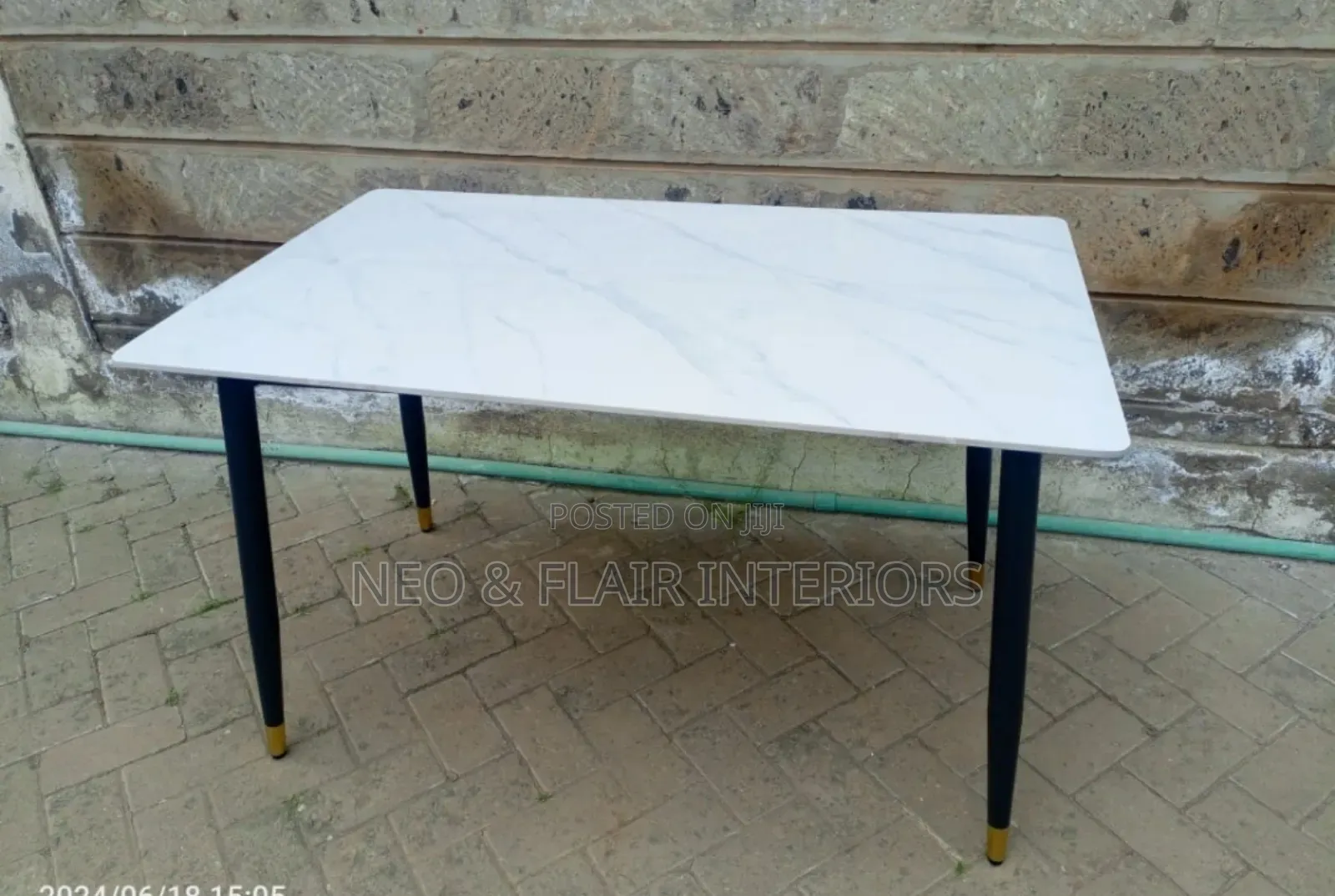 Dinnig Table