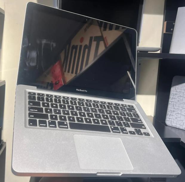 Laptop Apple MacBook 2012 8GB Intel Core I5 SSD 256GB