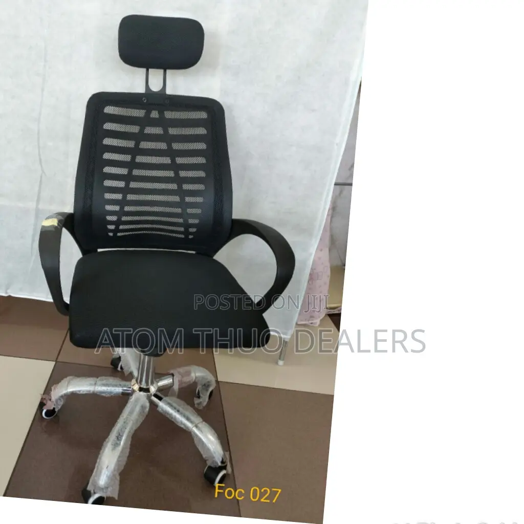 Black Secretarial Mesh Office Chair With Headrest 