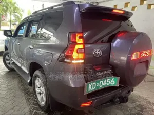 Toyota Land Cruiser Prado 2019 Gray