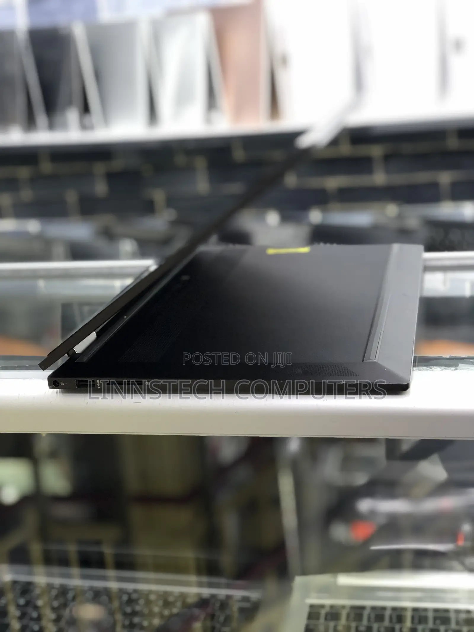 Laptop HP Envy 15 8GB AMD Ryzen 7 SSD 512GB