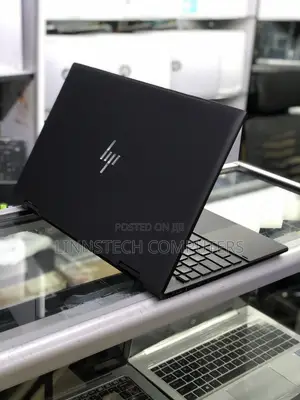 Laptop HP Envy 15 8GB AMD Ryzen 7 SSD 512GB