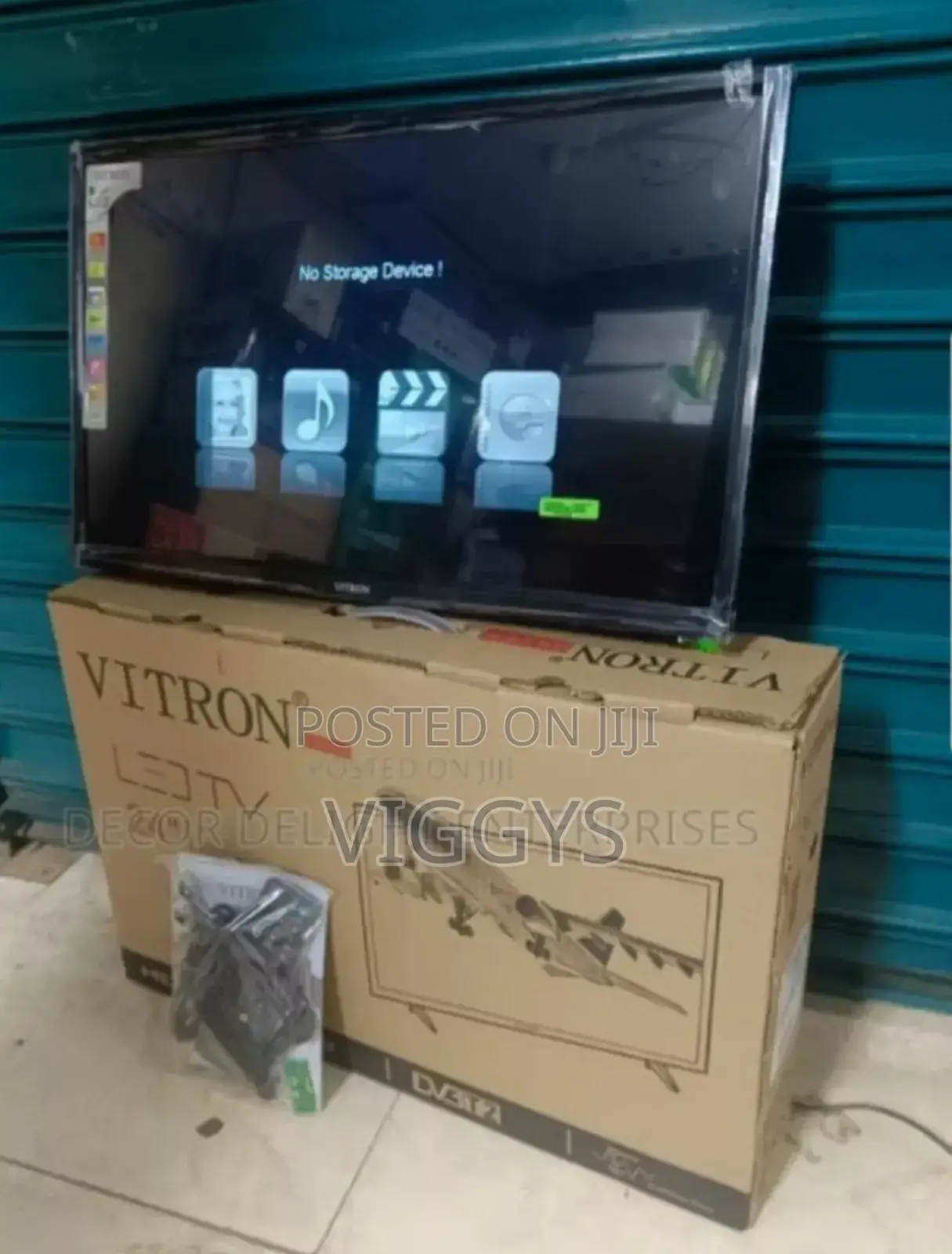 TV Vitron 24 Inches Digital TV AC/DC
