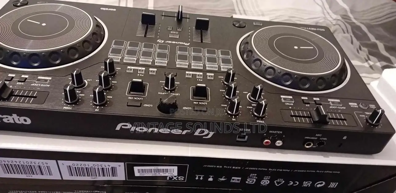 Pioneer DDJ-Rev1 2-Channel Dj Controller Serato(Black)