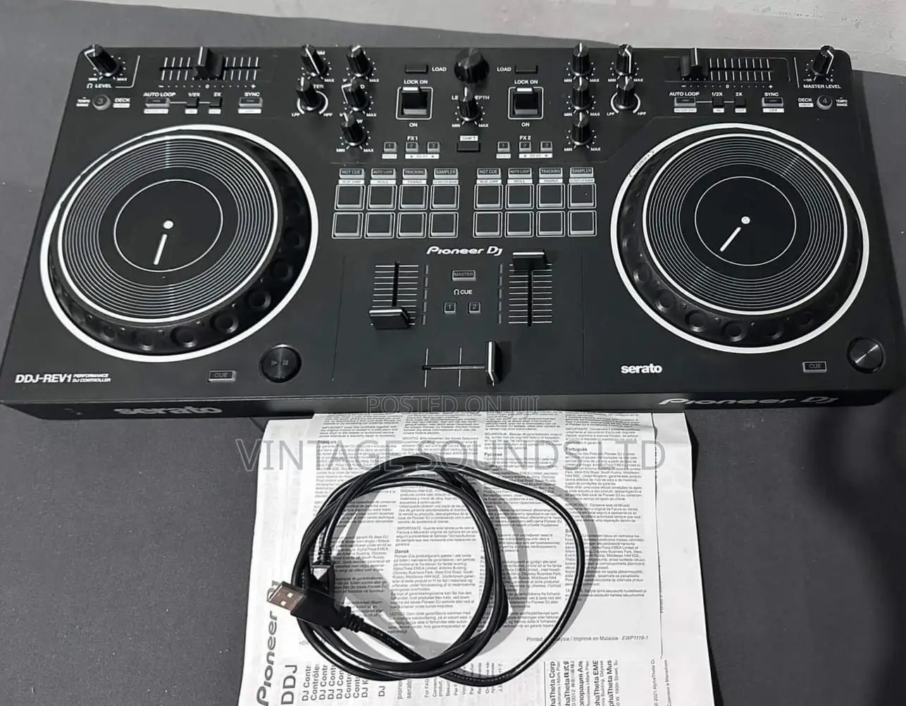 Pioneer DDJ-Rev1 2-Channel Dj Controller Serato(Black)