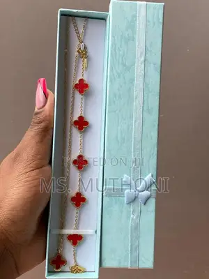 Van Cleef Necklace X Bracelet X Box