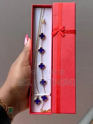 Van Cleef Necklace X Bracelet X Box