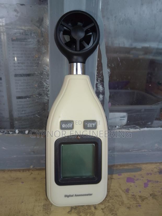 Pocket Wind Detector Handheld Digital Anemometer Essential - main view