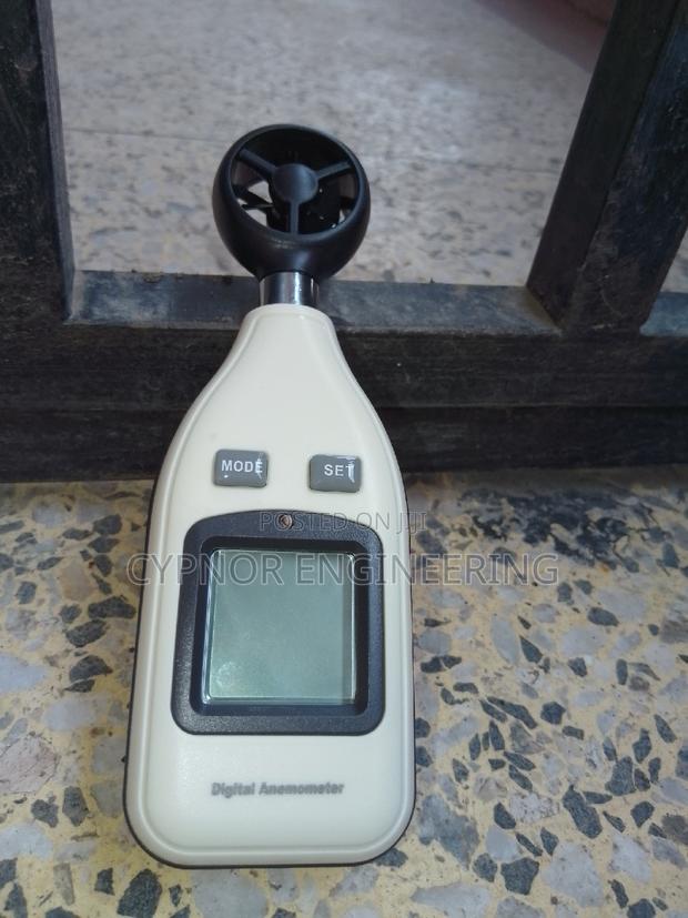 Precision Wind Tracker Handheld Anemometer Device - main view