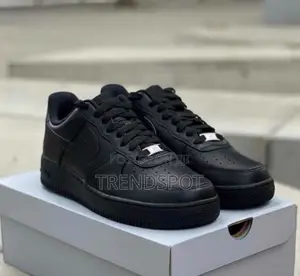 Nike Air Force 1 Black