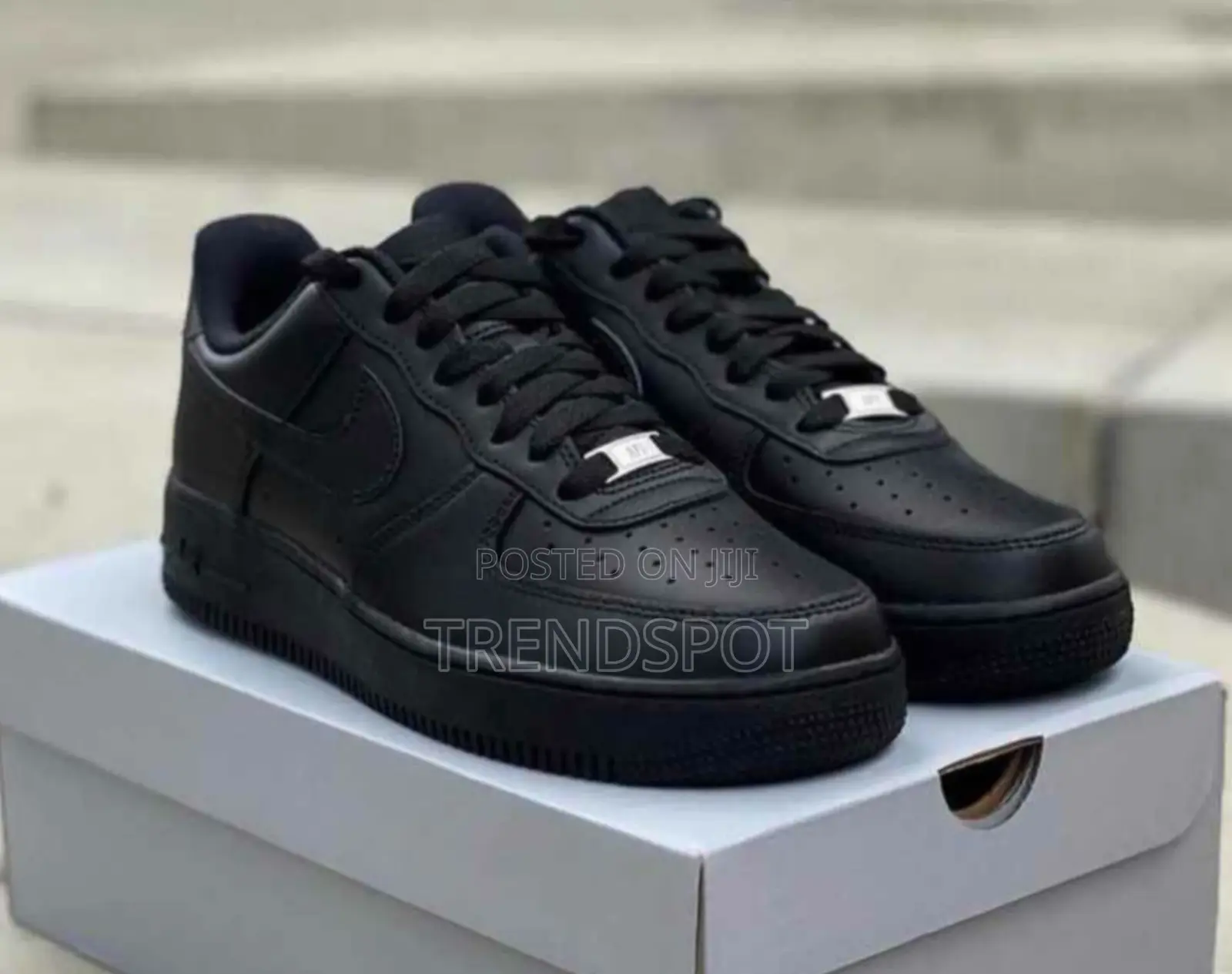 Nike Air Force 1 Black