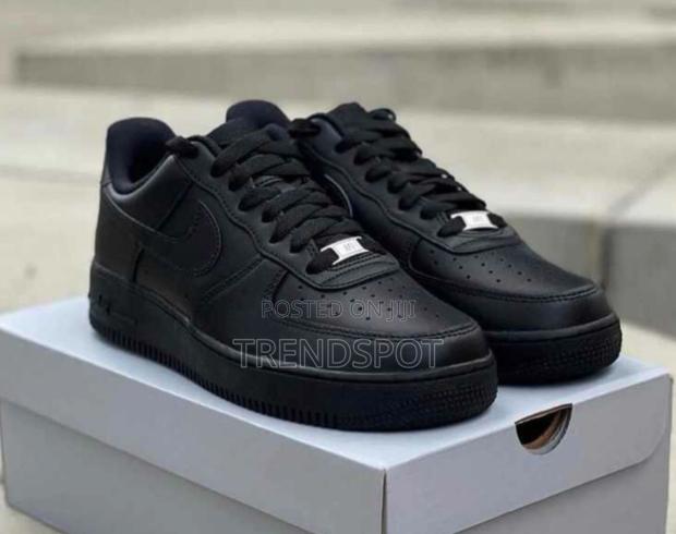 Nike Air Force 1 Black - thumbnail 3