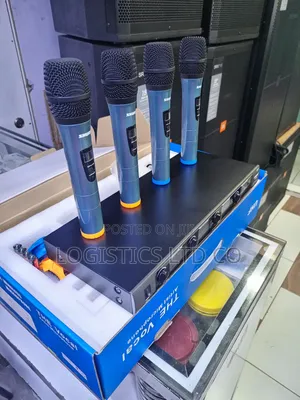 Shure U-8900 4 in 1 Professional Wireless Microphone