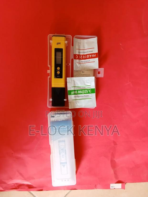 Professional Grade Ph Meter for Accuracy - main view