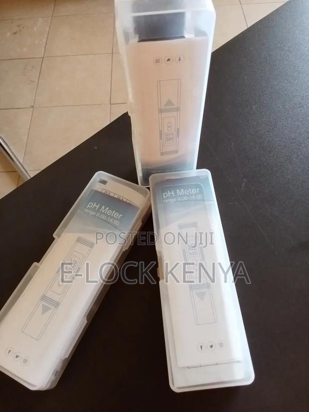 Accurate Ph Meter for Professional Use - main view