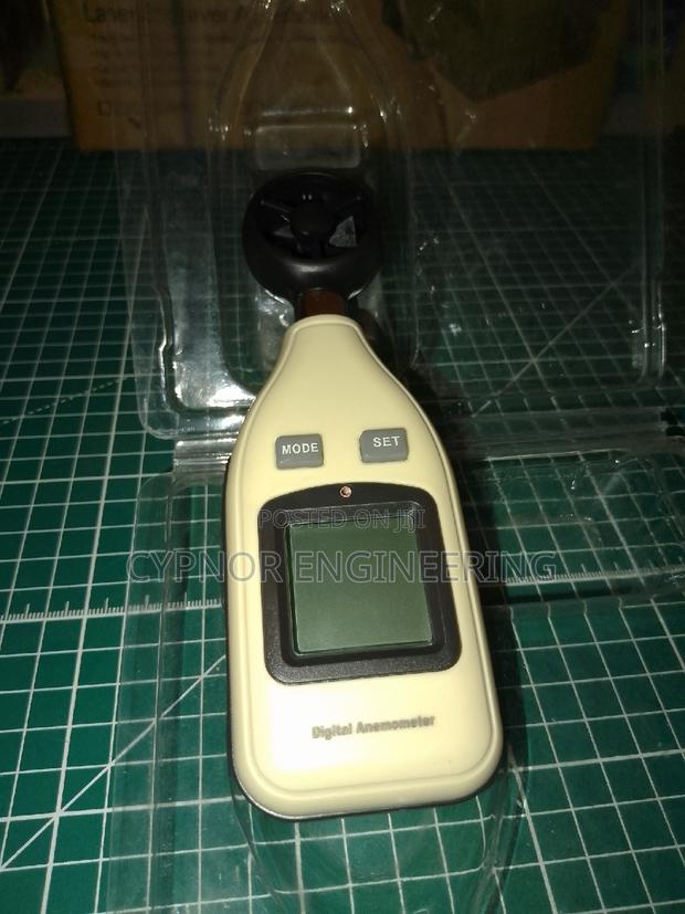 Accurate Wind Reader Digital Anemometer Tool - main view