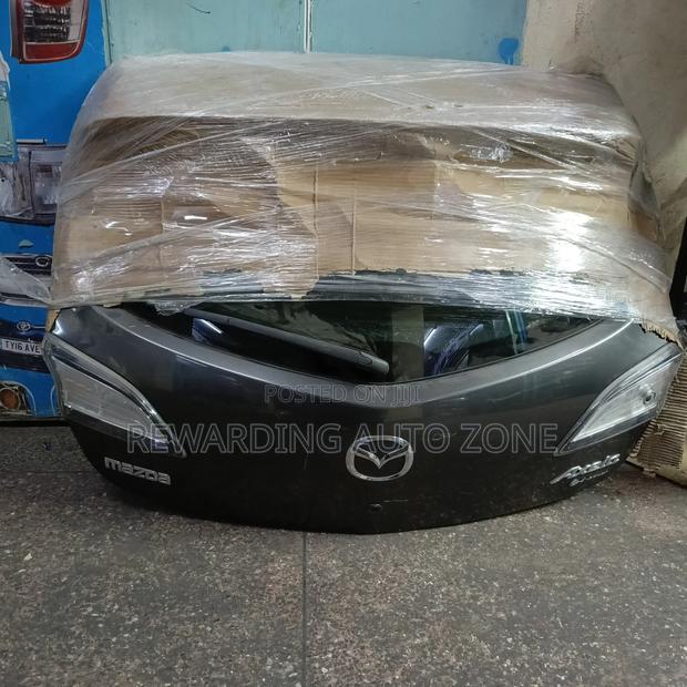Mazda Axela Tailgate (Boot).
