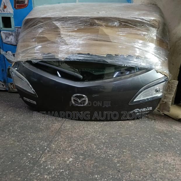 Mazda Axela Tailgate (Boot). - thumbnail 2