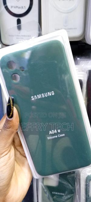 Samsung Galaxy A04e Liquid Soft Silicone Case/Cover Green - thumbnail 2