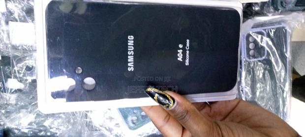 Samsung Galaxy A04e Liquid Soft Silicone Case/Cover Green - thumbnail 3