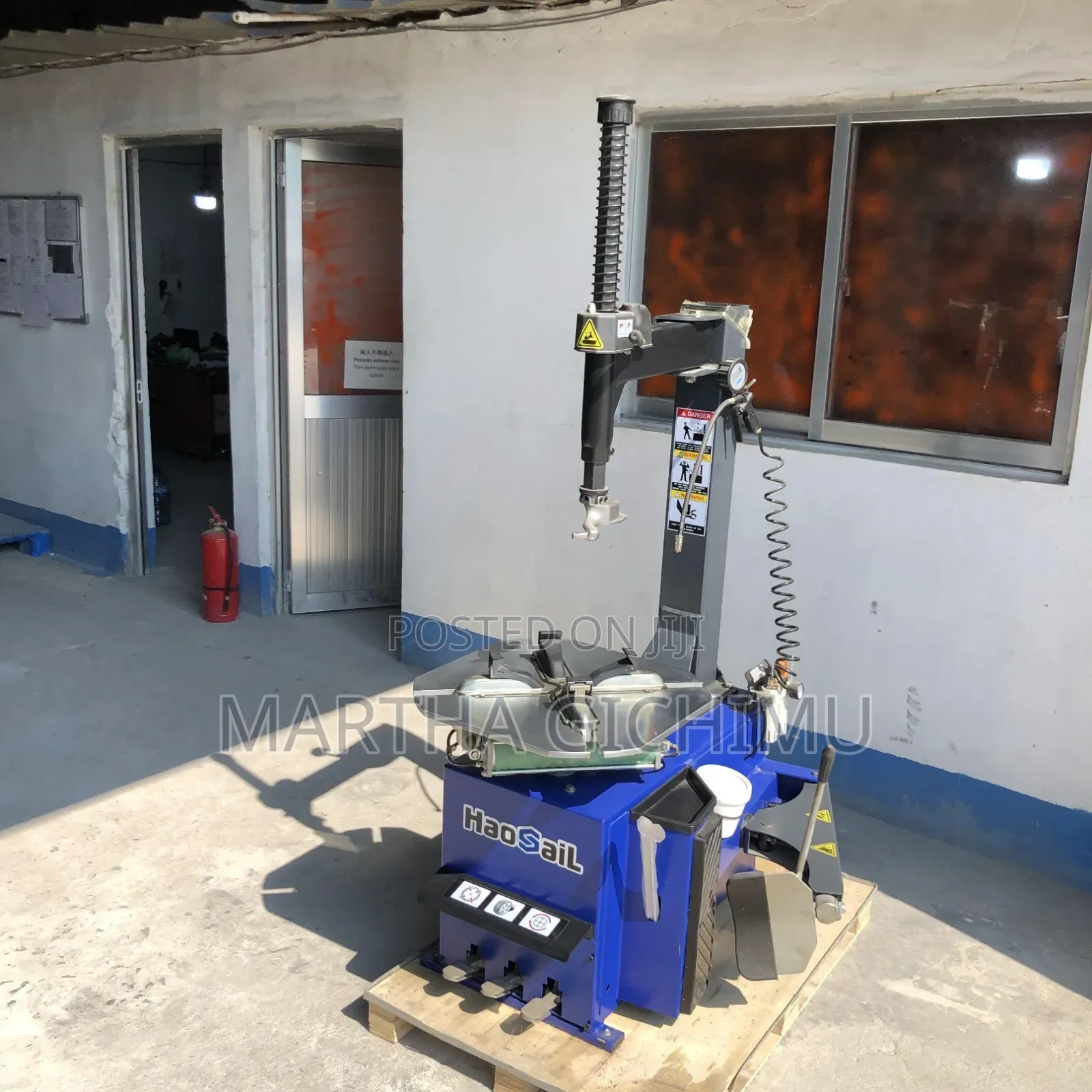 Car Tyre Changing Machine
