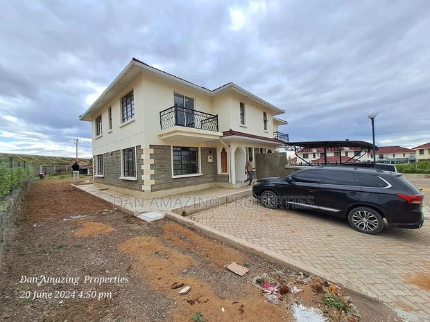 3bdrm Maisonette in Lukenya Plain/Dsq, DayStar Area for sale