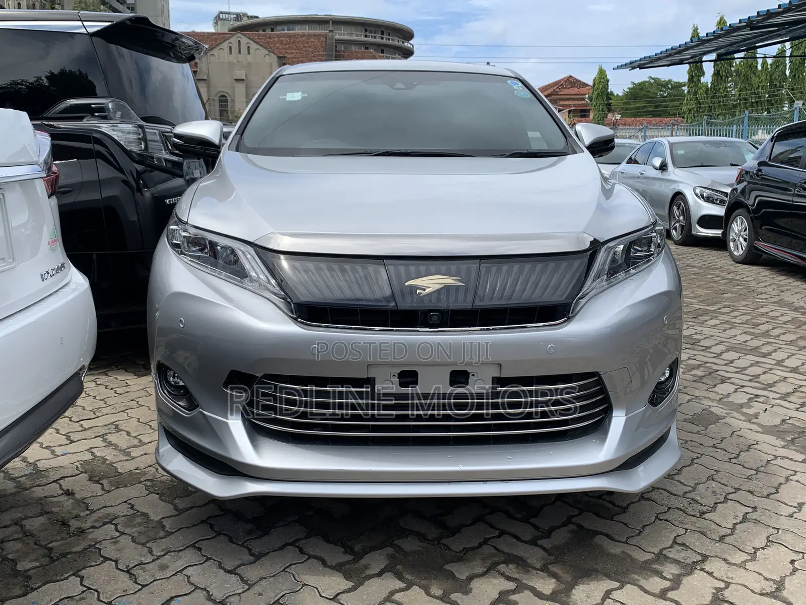 Toyota Harrier 2.5 Hybrid 4WD 2017 Silver
