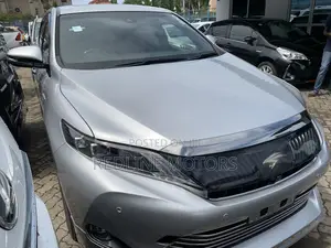 Toyota Harrier 2.5 Hybrid 4WD 2017 Silver
