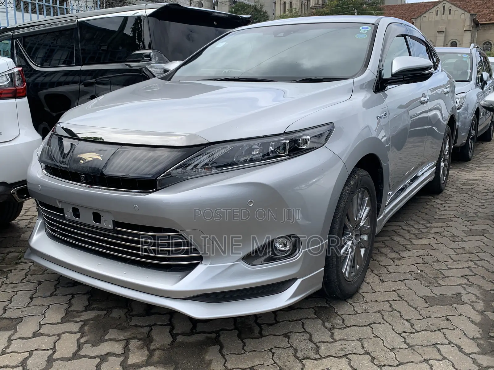 Toyota Harrier 2.5 Hybrid 4WD 2017 Silver