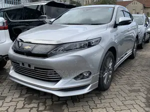 Toyota Harrier 2.5 Hybrid 4WD 2017 Silver