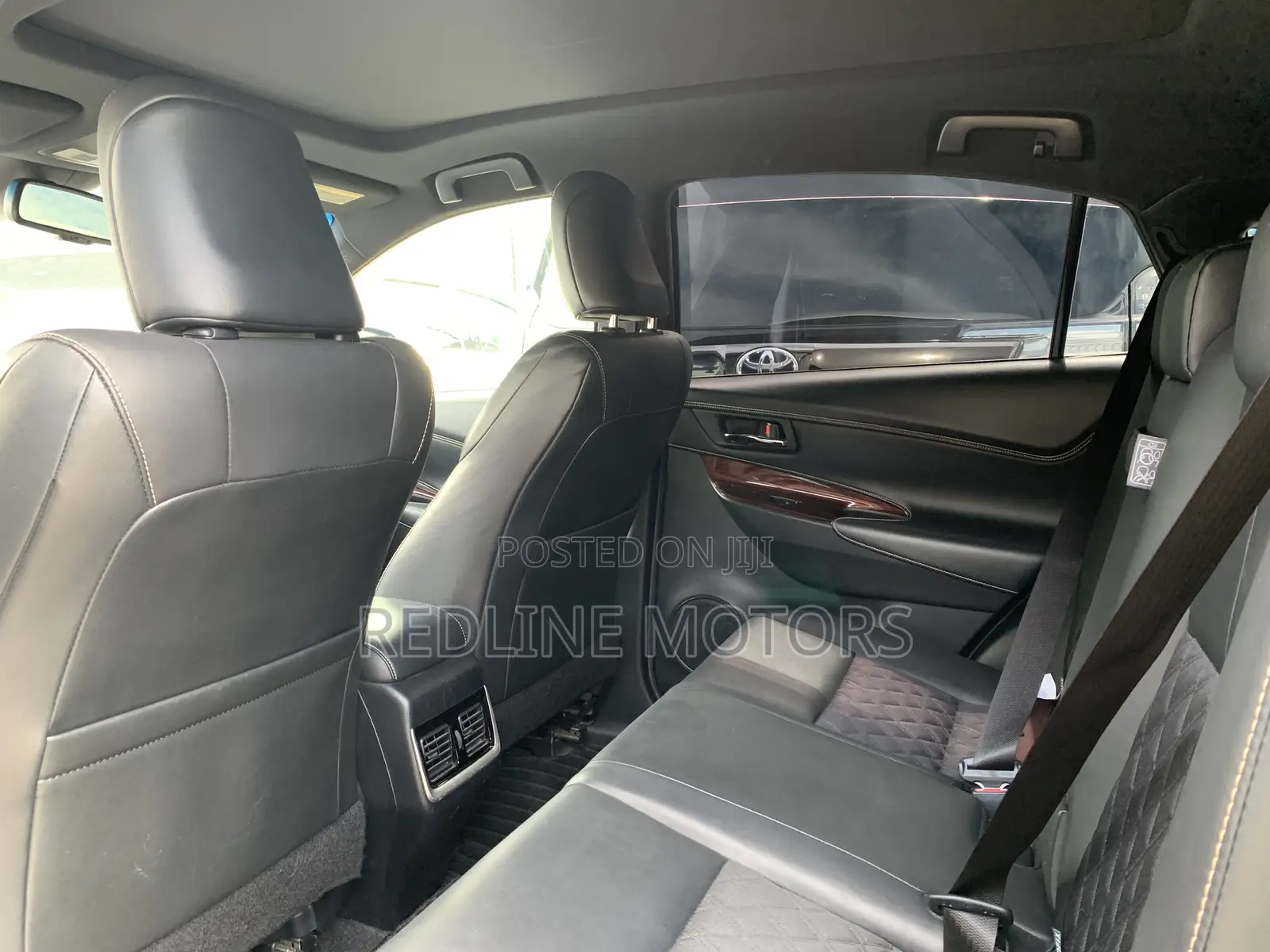 Toyota Harrier 2.5 Hybrid 4WD 2017 Silver