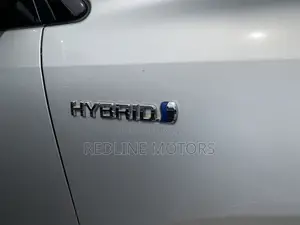 Toyota Harrier 2.5 Hybrid 4WD 2017 Silver