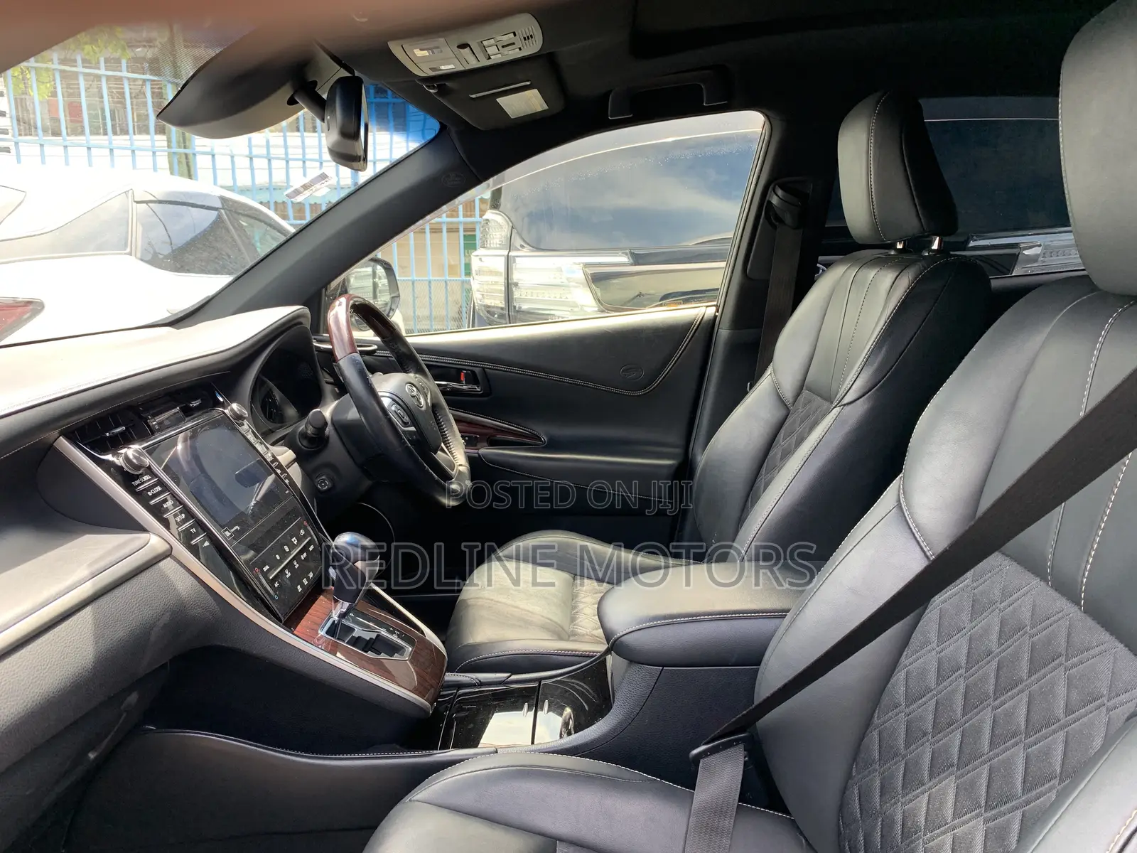 Toyota Harrier 2.5 Hybrid 4WD 2017 Silver