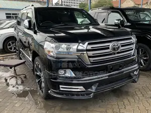 Toyota Land Cruiser 4.6 V8 ZX 2017 Matt Black