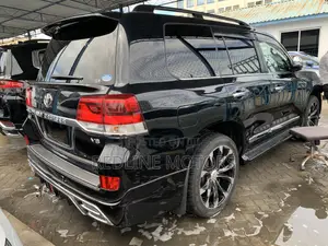 Toyota Land Cruiser 4.6 V8 ZX 2017 Matt Black