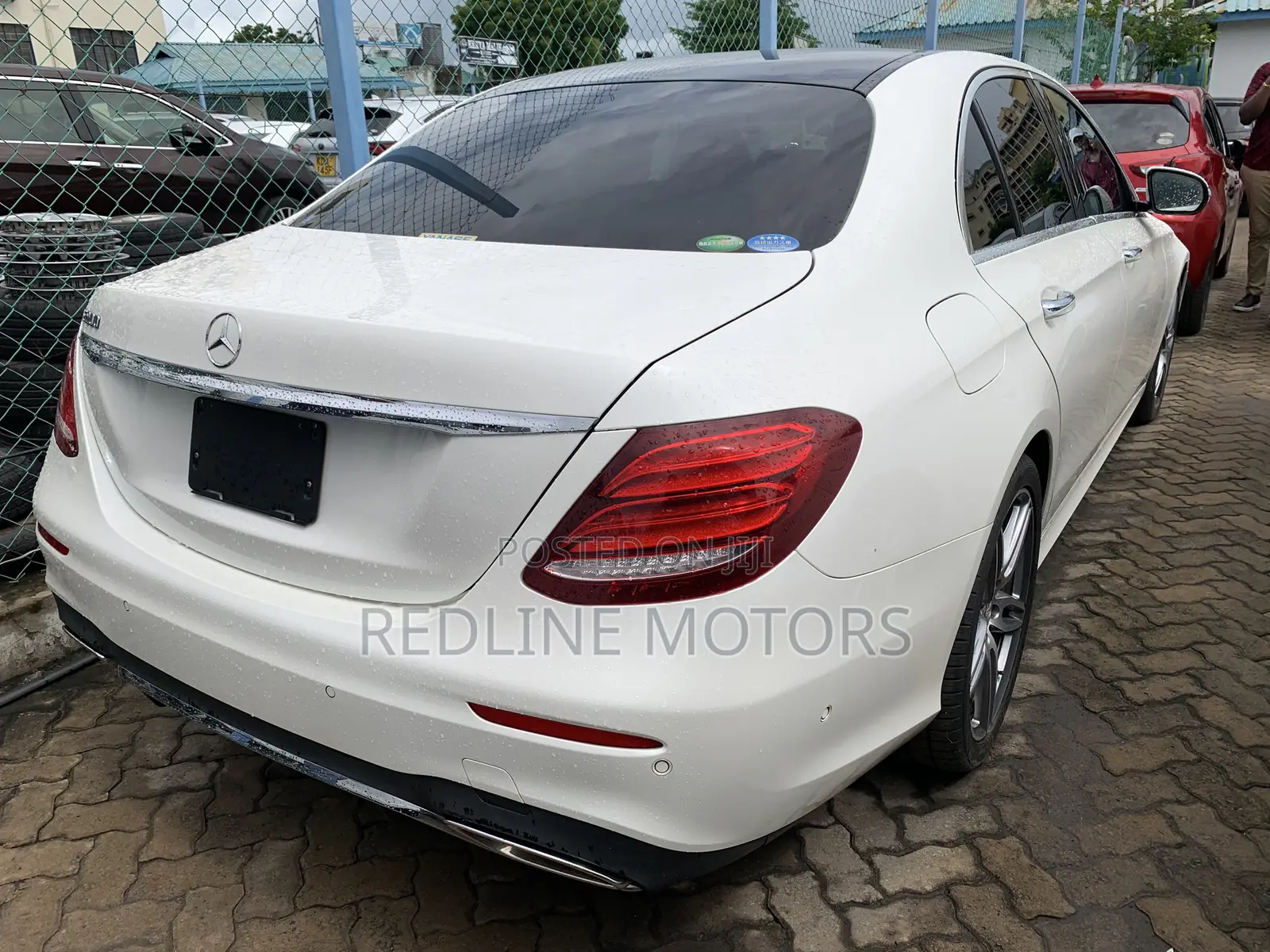 Mercedes-Benz E200 2016 Off white