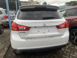 Mitsubishi RVR 2017 Off white