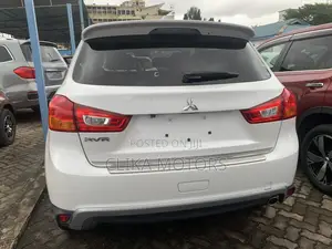Mitsubishi RVR 2017 Off white