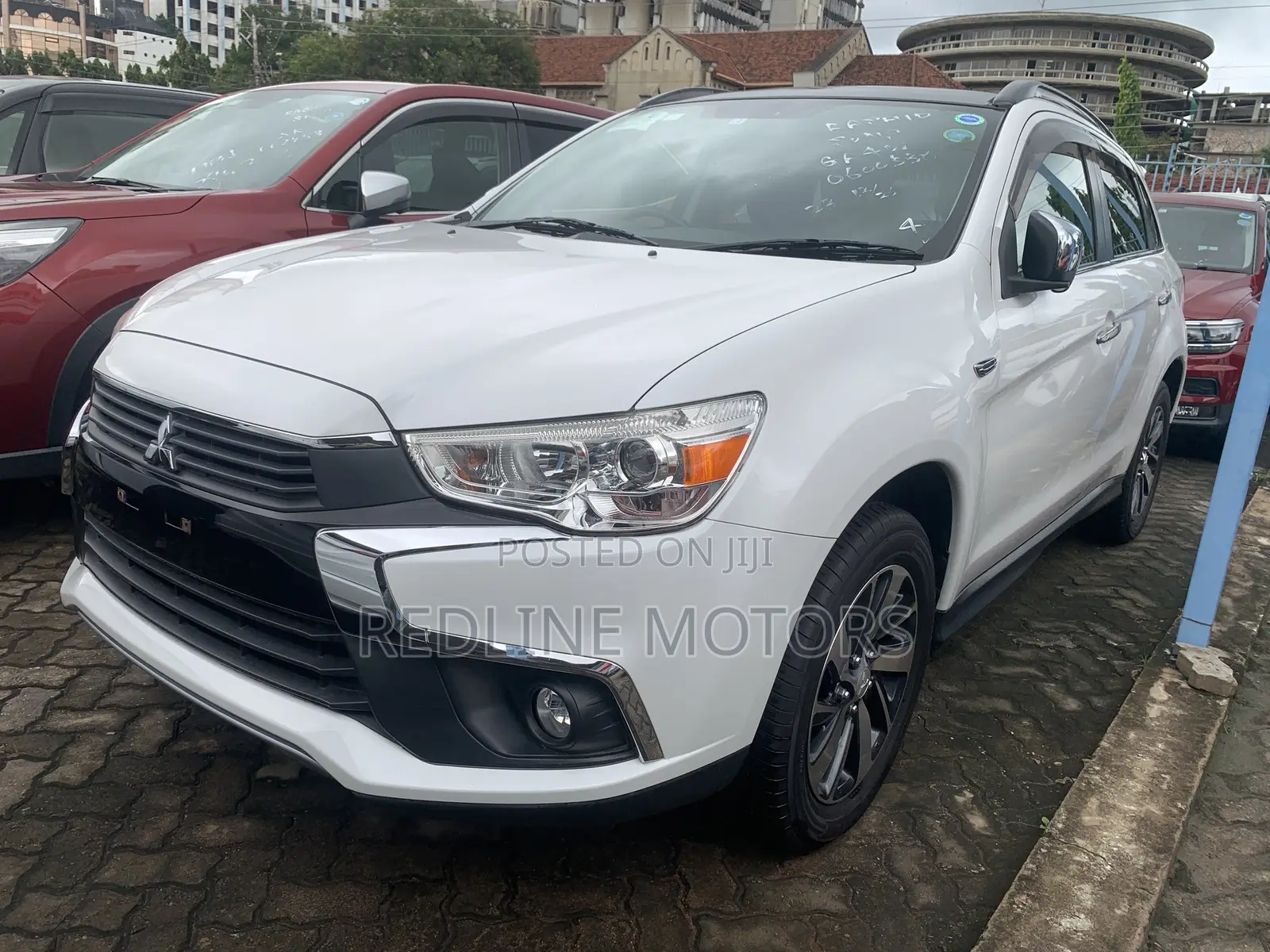 Mitsubishi RVR 2017 Off white