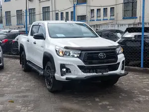 Toyota Hilux 2019 White