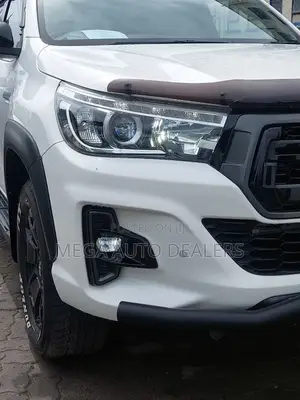 Toyota Hilux 2019 White