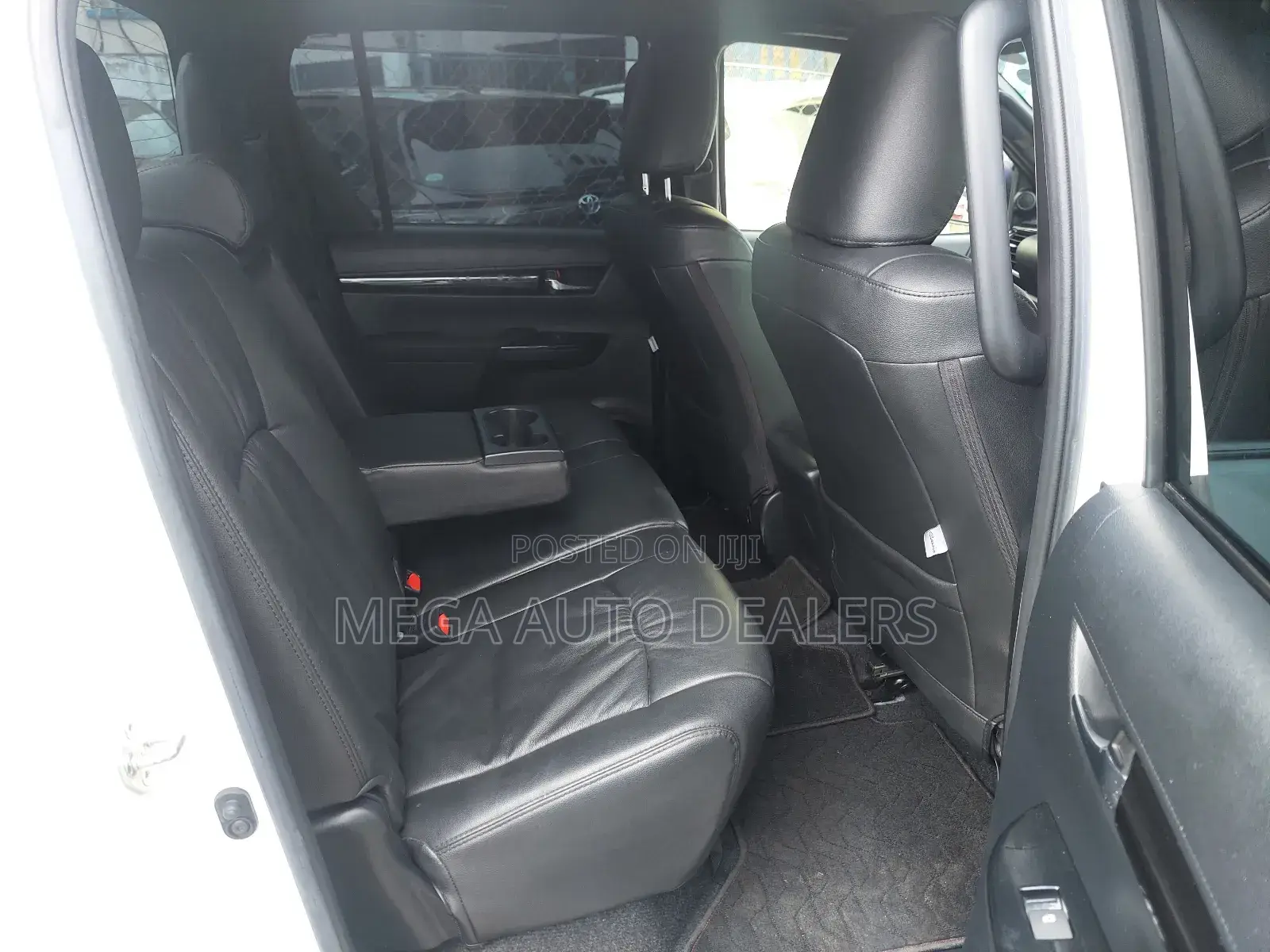 Toyota Hilux 2019 White