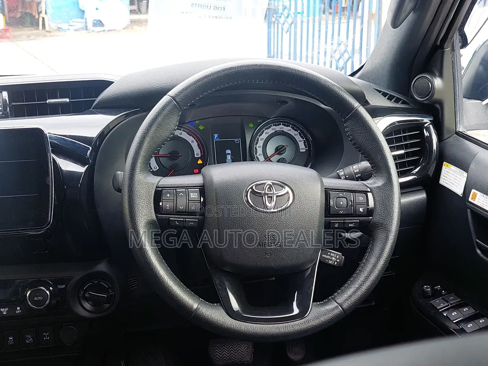 Toyota Hilux 2019 White