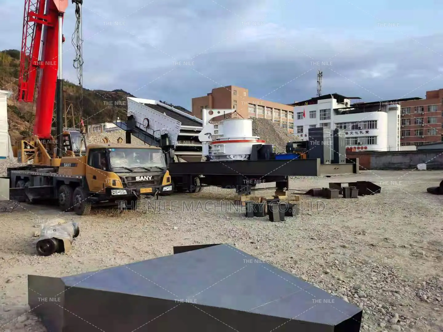 Mobile Sand Making Machine VSI River Sand Crusher Plant