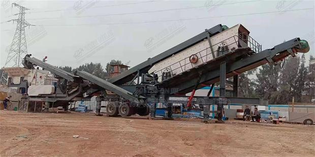 Complete Mobile Jaw Impact Crusher and Screening Station - main view