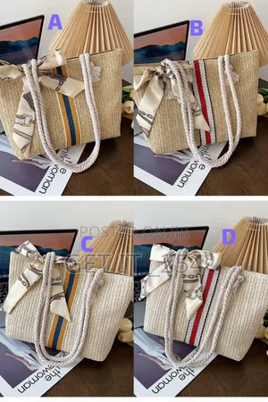 . *Chic Fashion Straw Tote Bag Size: 25×7×20cm